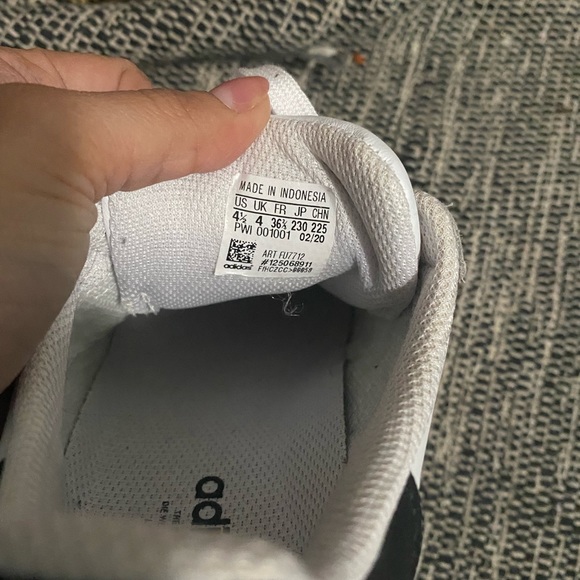 Adidas Superstar - Picture 2 of 3